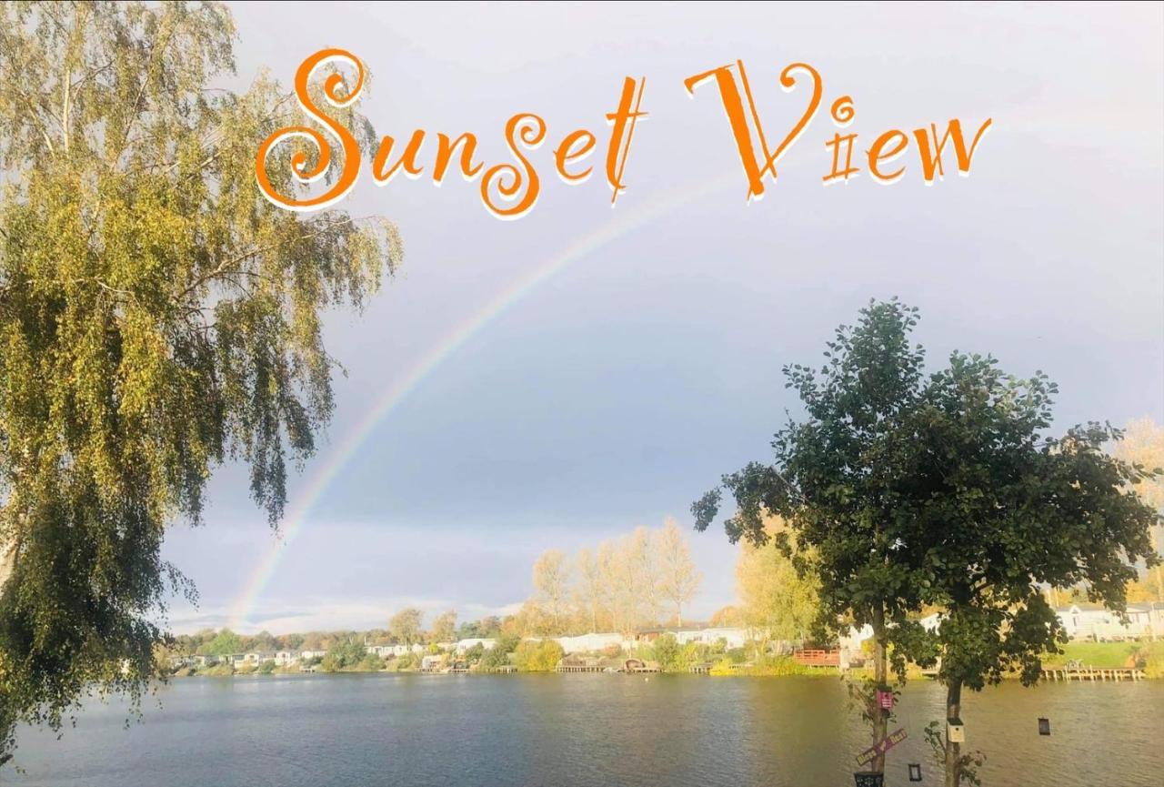 Tattershall Lakes Sunset View Caravan Lakeside, Hot Tub, Garden, Private Fishing Peg & Wifi Dış mekan fotoğraf