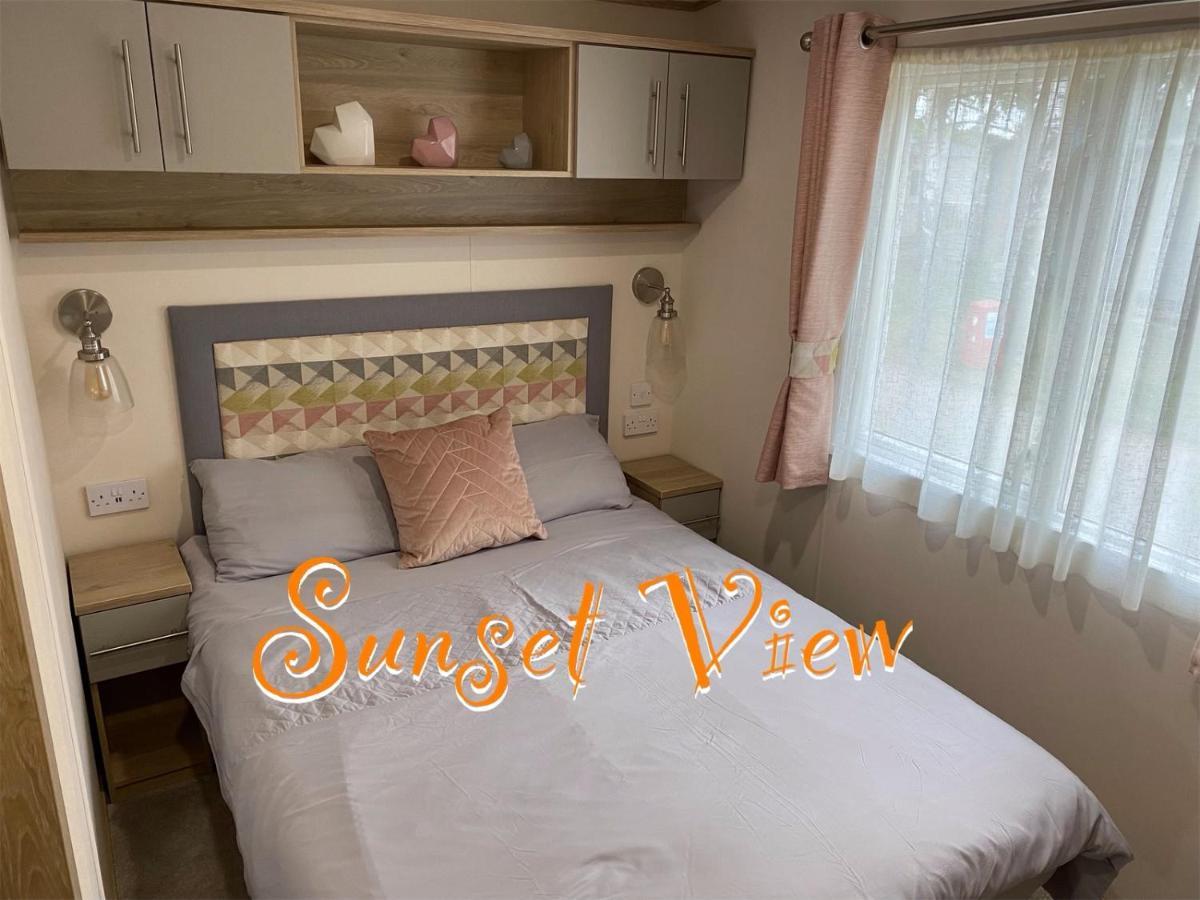 Tattershall Lakes Sunset View Caravan Lakeside, Hot Tub, Garden, Private Fishing Peg & Wifi Dış mekan fotoğraf