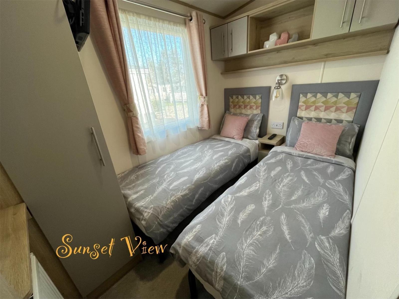 Tattershall Lakes Sunset View Caravan Lakeside, Hot Tub, Garden, Private Fishing Peg & Wifi Dış mekan fotoğraf