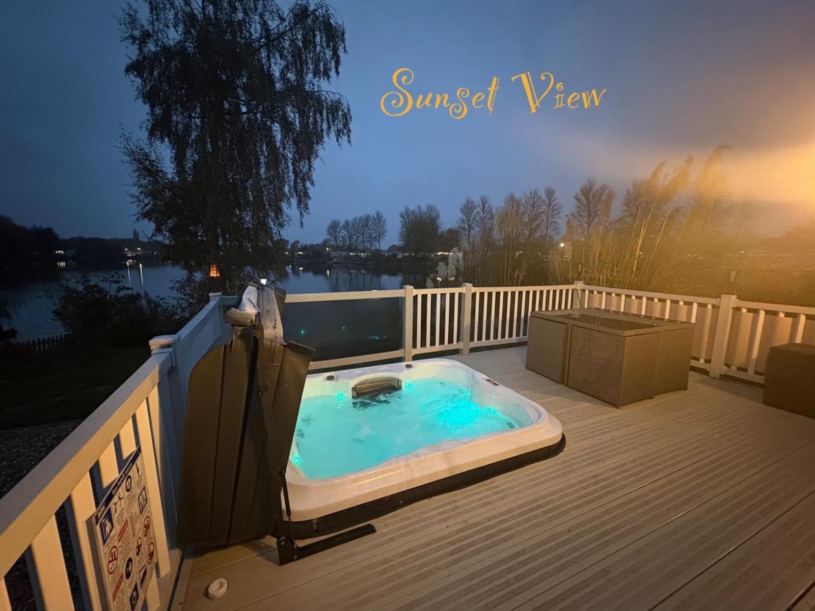 Tattershall Lakes Sunset View Caravan Lakeside, Hot Tub, Garden, Private Fishing Peg & Wifi Dış mekan fotoğraf